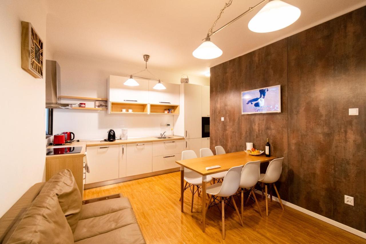 Ardor Apt - Bright And Secluded Apartment In The Heart Of Old Town Брашов Екстериор снимка