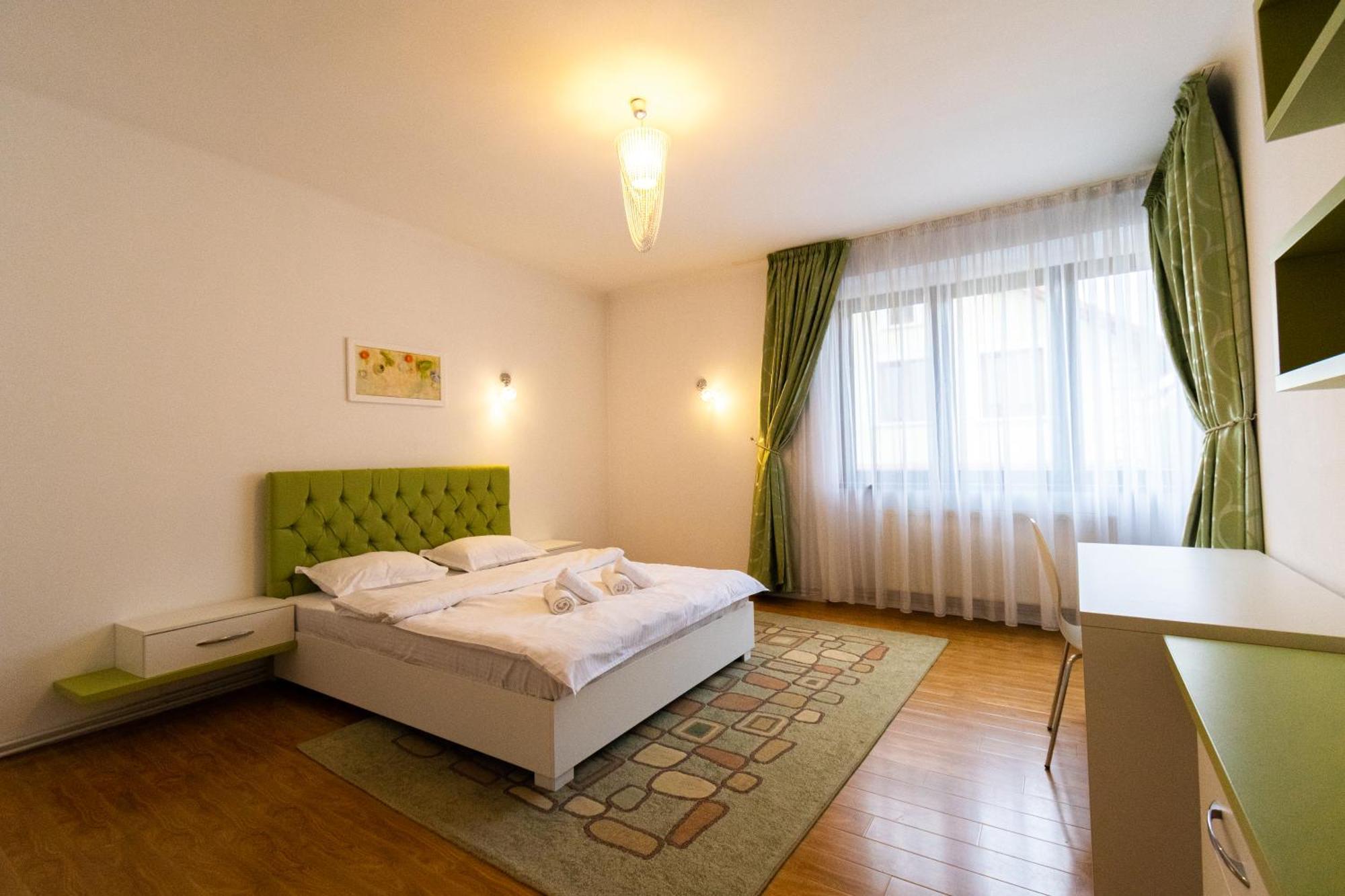 Ardor Apt - Bright And Secluded Apartment In The Heart Of Old Town Брашов Екстериор снимка